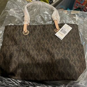 Authentic michael kors brown signature medium sized bag nwt